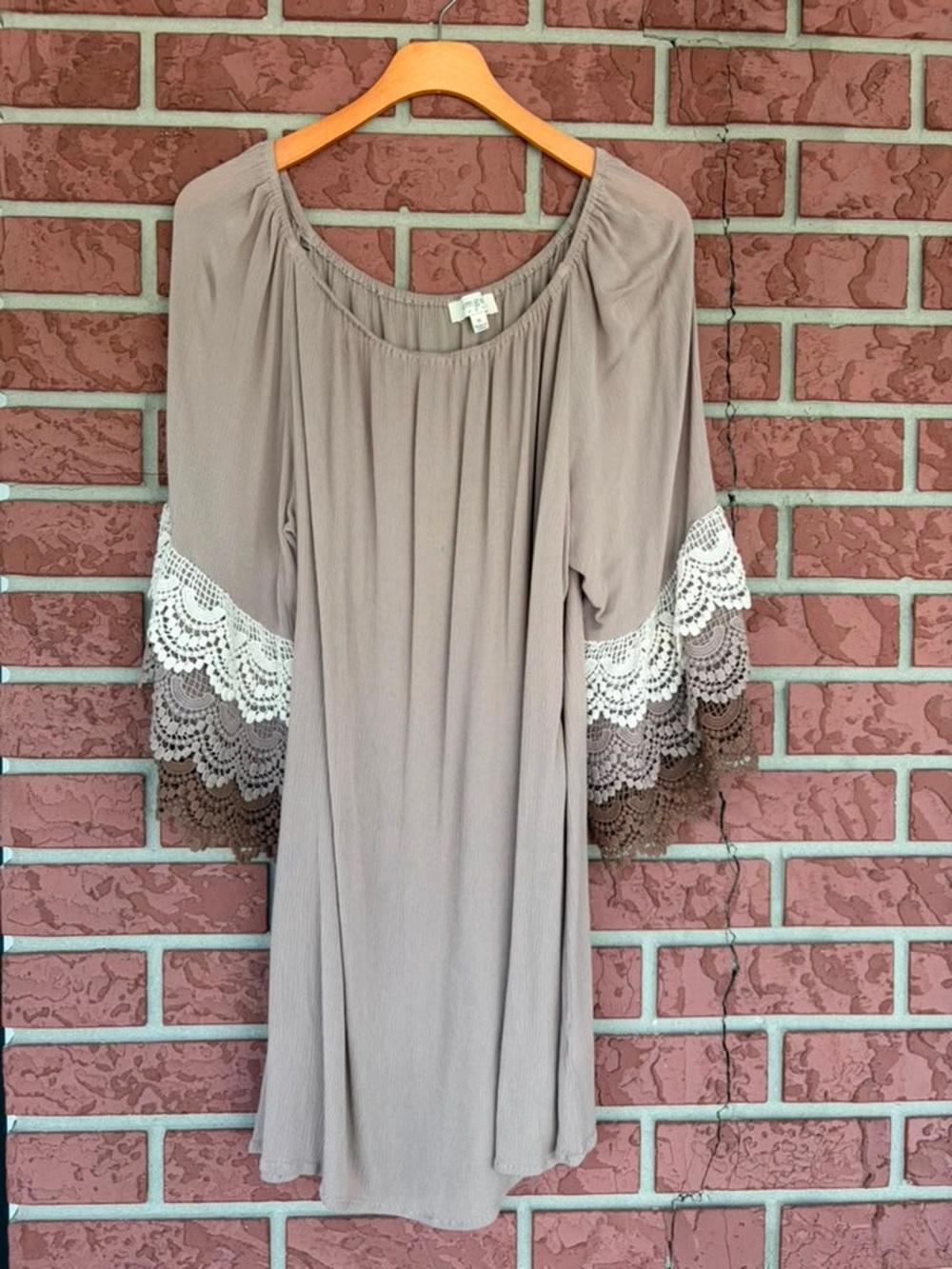 Umgee Taupe Tunic with Cream and Brown Lace Sleeves